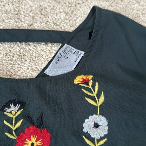 Ruff Hewn Gray Embroidered Floral Bell Sleeve Shirt XS - Picture 4 of 6